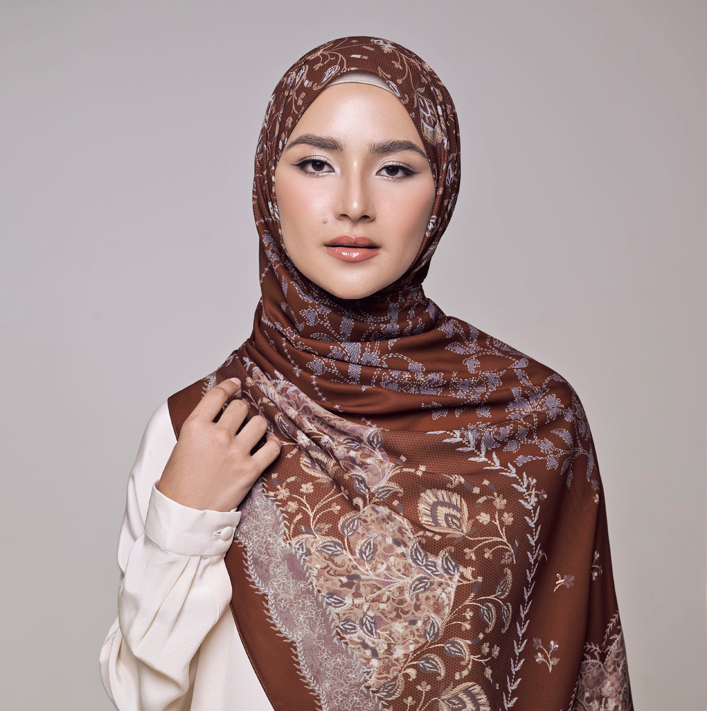 Awan Larat (Preorder)